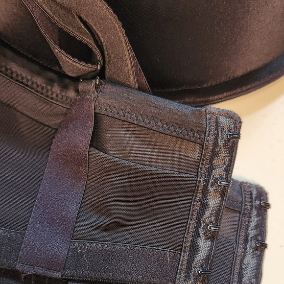 Bras - Picture 5 of 7